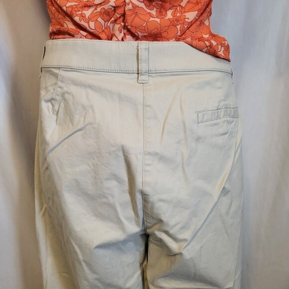 Karen Scott Khaki Colored Ankle Capris Size 16 Pockets Button Accents - Picture 5 of 7